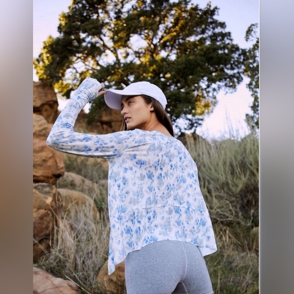 NWOT - Free People Movement Tempo Printed Long Sleeve - Size XS - Picture 2 of 7